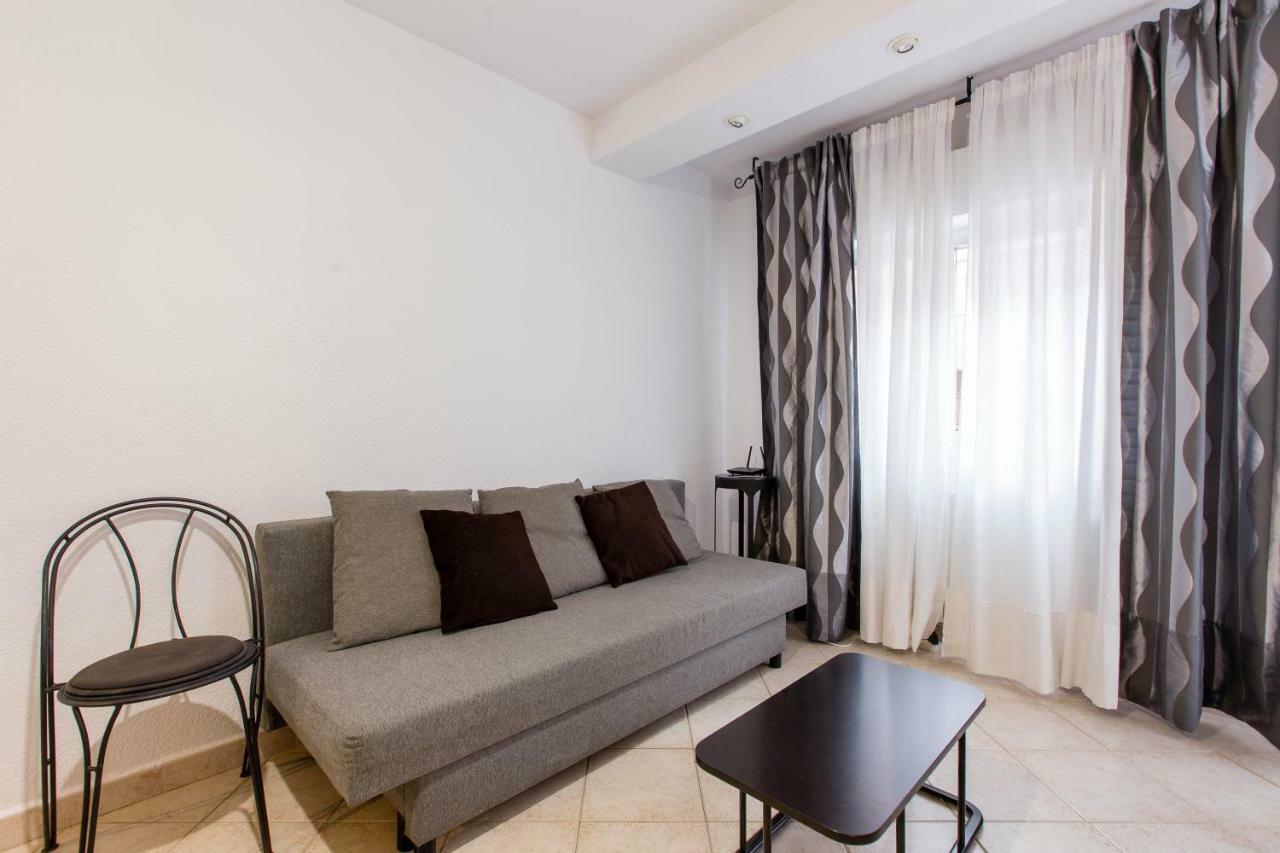 3 Habitaciones Apartamento Temporada Lucero 3 Habitaciones Madrid Esterno foto